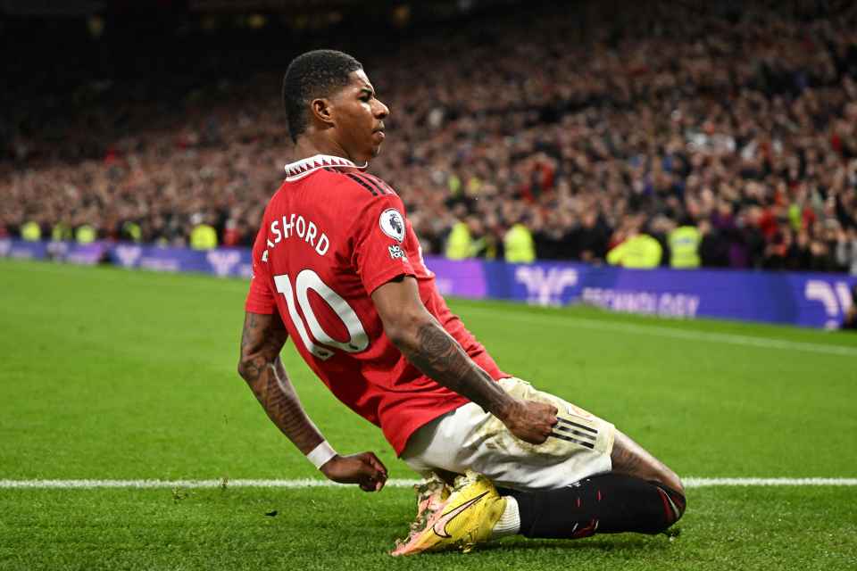  Marcus Rashford ấn định tỉ số 2-1 cho MU