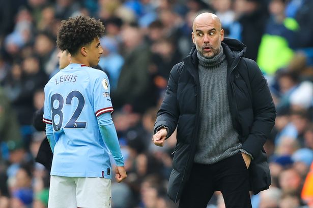 Pep Guardiola bắt đầu Rico Lewis trước Kyle Walker