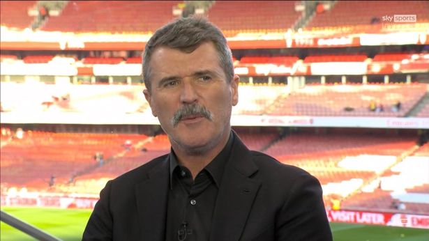 Roy Keane đã húc vào mặt hậu vệ Aaron Wan-Bissaka của Manchester United trong trận đấu với Arsenal hôm Chủ nhật 