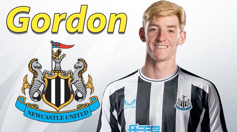 Anthony Gordon chính thức gia nhập Newcastle