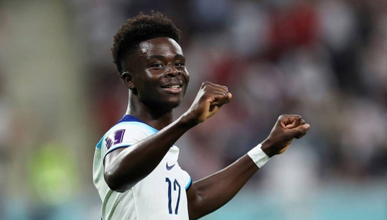 Bukayo Saka trở lại mạnh mẽ sau World Cup