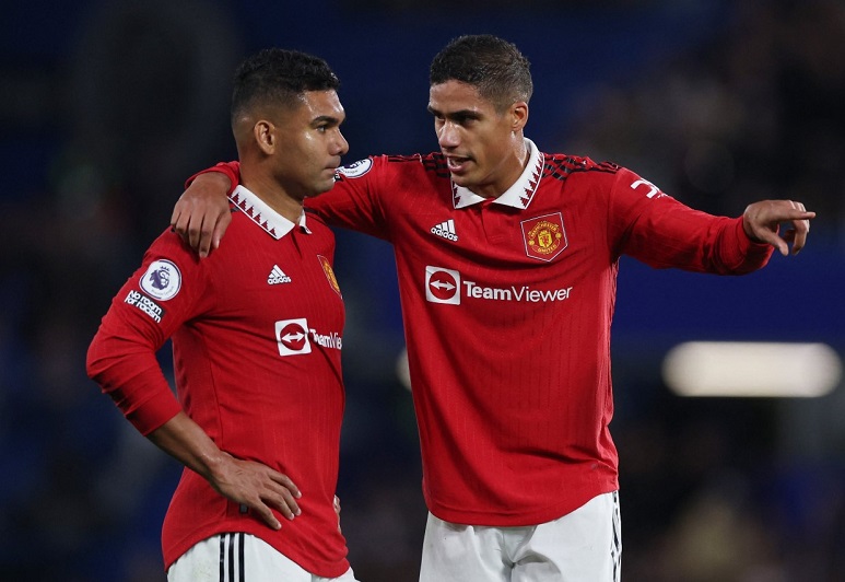 Raphael Varane và Casemiro nâng tầm hàng thủ Manchester United