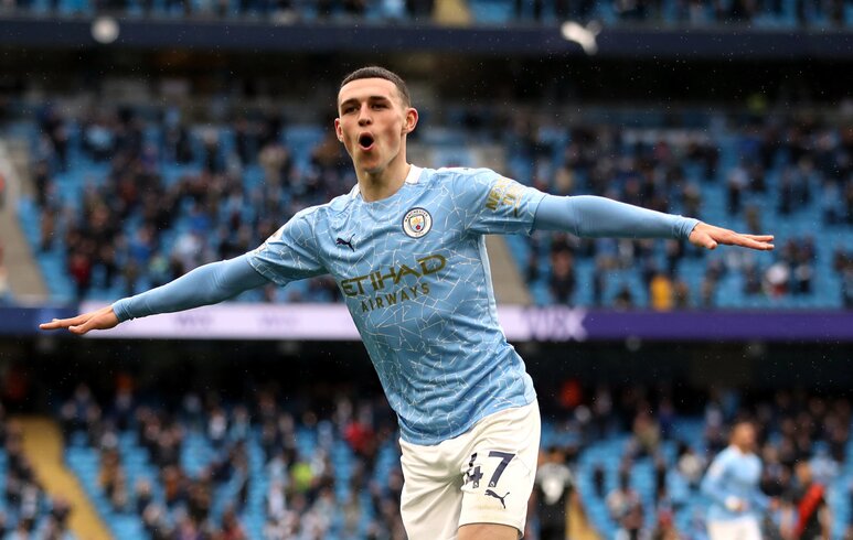 Khởi đầu sự nghiệp của Phil Foden 