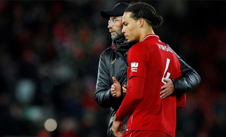 Huấn luyện viên Jurgen Klopp lo lắng khi Virgil van Dijk chấn thương