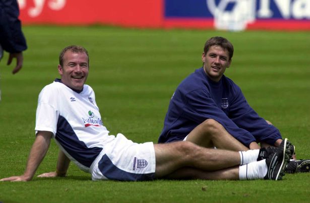 Alan Shearer và Michael Owen là bạn từ rất lâu trước khi họ chia sẻ những ngày ở Newcastle