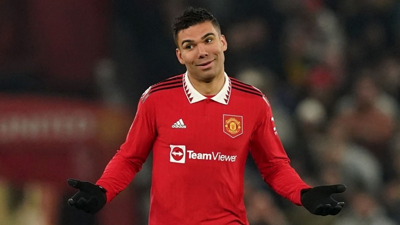 Casemiro sẽ phải vắng mặt trong 3 trận tới của Manchester United