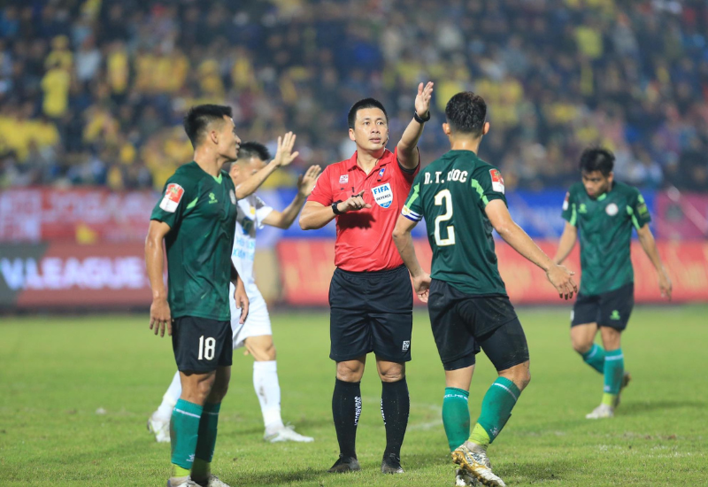 CLB TP.HCM mất điểm đáng tiếc trước Nam Định ở vòng 1 V-League 2023