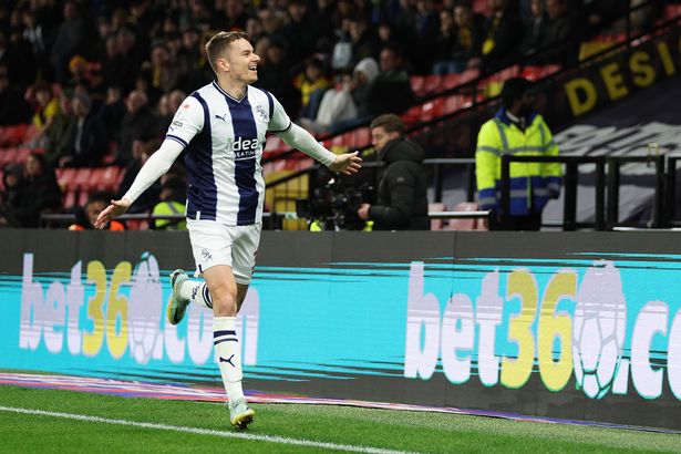 Conor Townsend lần đầu tiên gỡ hòa cho West Brom ở phút 56 