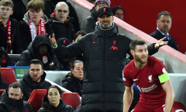 Jurgen Klopp chỉ có thể đứng nhìn đội bóng của ông bị Real Madrid vùi dập hồi giữa tuần 