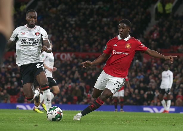 Kobbie Mainoo có trận ra mắt đầu tiên cho Manchester United trước Charlton  Kobbie Mainoo có trận ra mắt đầu tiên cho Manchester United trước Charlton 