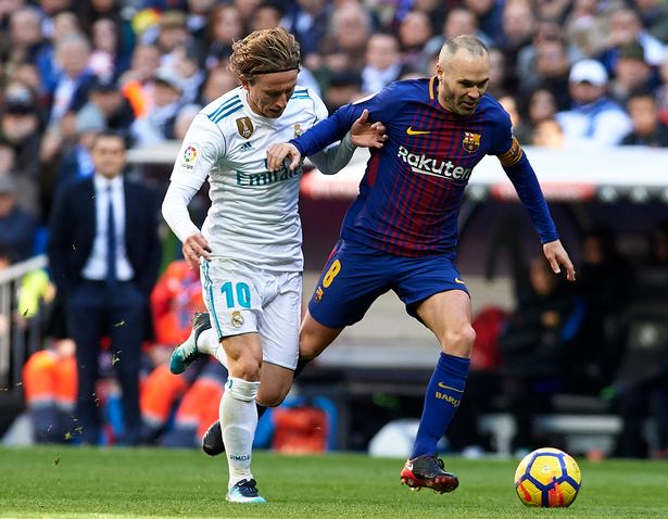 Luka Modric và Andres Iniesta đã chinh chiến 6 năm lần lượt cho Real Madrid và Barcelona