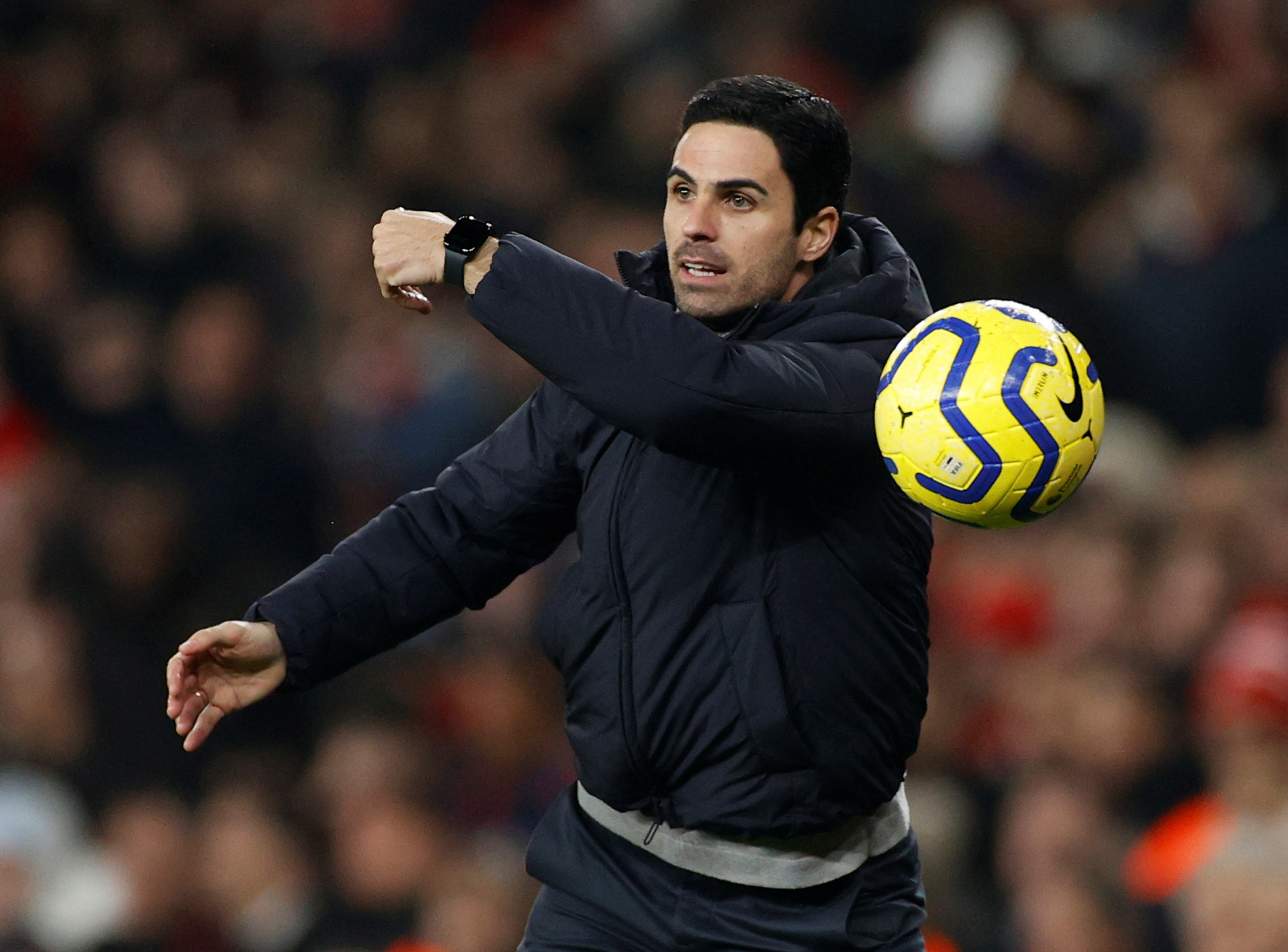 Mikel Arteta tỏ ra bất bình