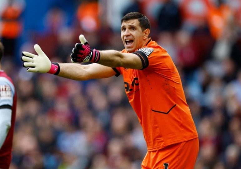 Aston Villa sẵn sàng bán Emiliano Martinez vào mùa hè