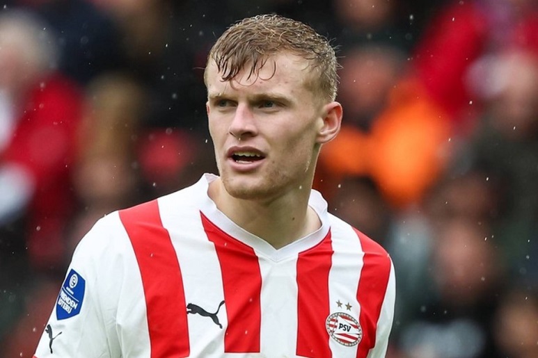 PSV Eindhoven thuyết phục Everton bán Jarrad Branthwaite