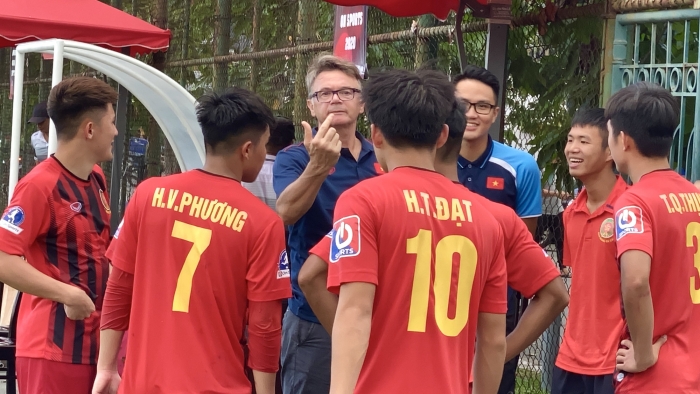 HLV Philippe Troussier từng dự định lên kế hoạch chọn 100 cầu thủ Việt Nam cho World Cup tương lai