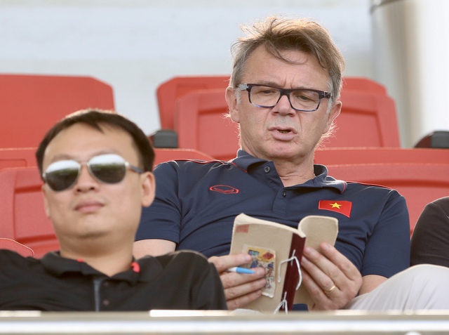 HLV Philippe Troussier bị thuyết phục bởi những dự định vươn tới World Cup 2026