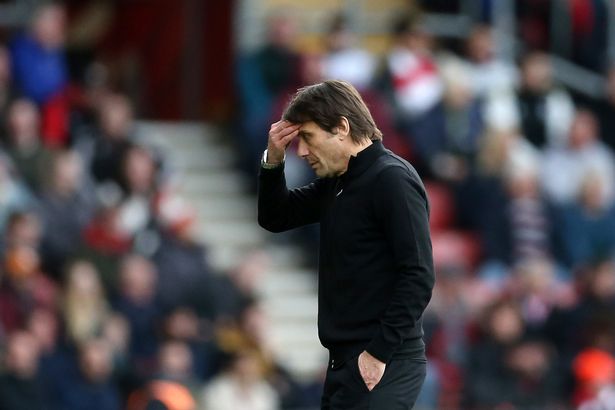 Antonio Conte, Huấn luyện viên của Tottenham Hotspur, tại Southampton vào Thứ Bảy