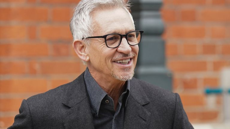 Gary Lineker "khóc" trước sự hỗ trợ của MOTDGary Lineker "khóc" trước sự hỗ trợ của MOTD