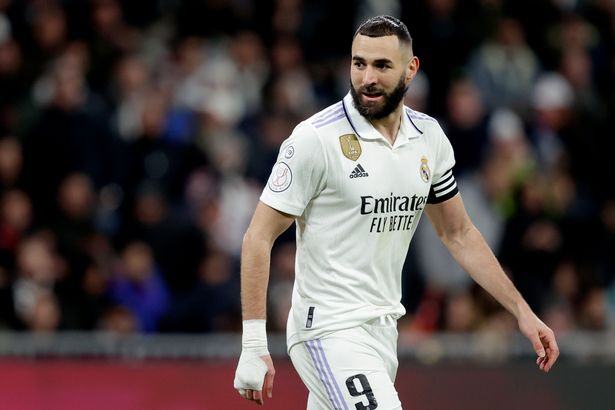 Karim Benzema trải qua một buổi tối yên tĩnh trước Barcelona 