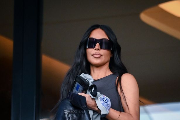 Kim Kardashian có mặt ở Paris để xem PSG đấu với Rennes 