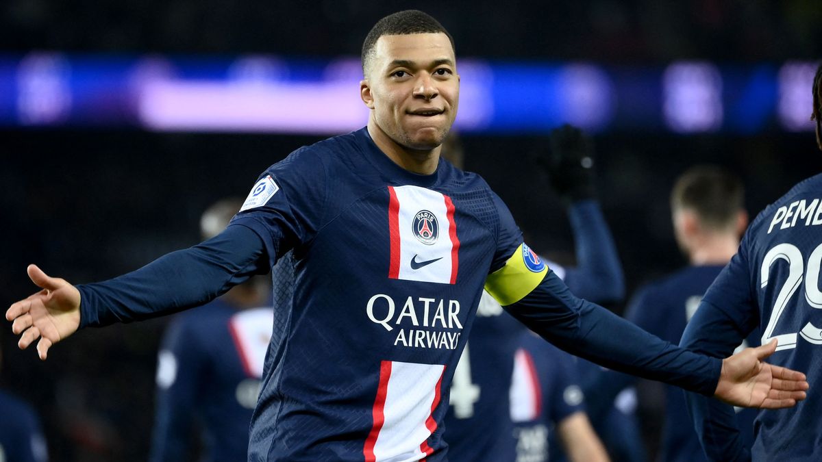 Kylian Mbappe khẳng định anh "hạnh phúc" ở PSG