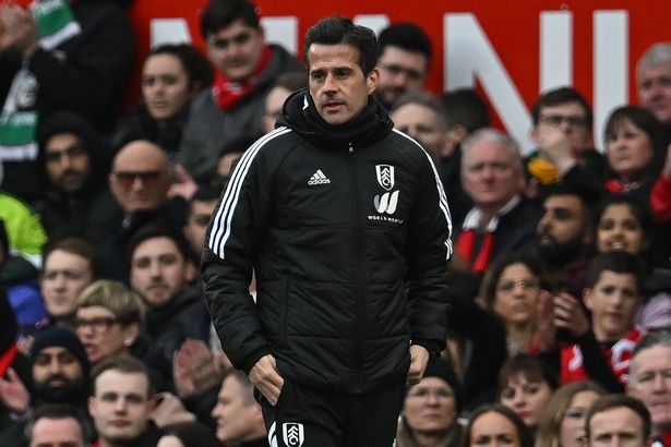 Marco Silva tức giận sau khi bị đuổi khỏi sân trận gặp Man Utd