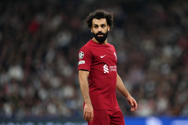 Salah chật vật giành khoảng trống khi Liverpool bị tấn công dồn dập 