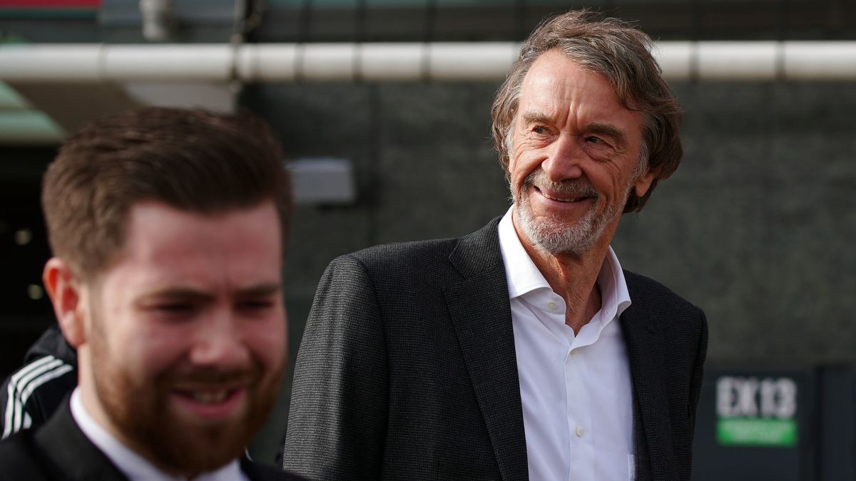 Sir Jim Ratcliffe sẽ không trả "những cái giá ngu ngốc" cho Manchester United