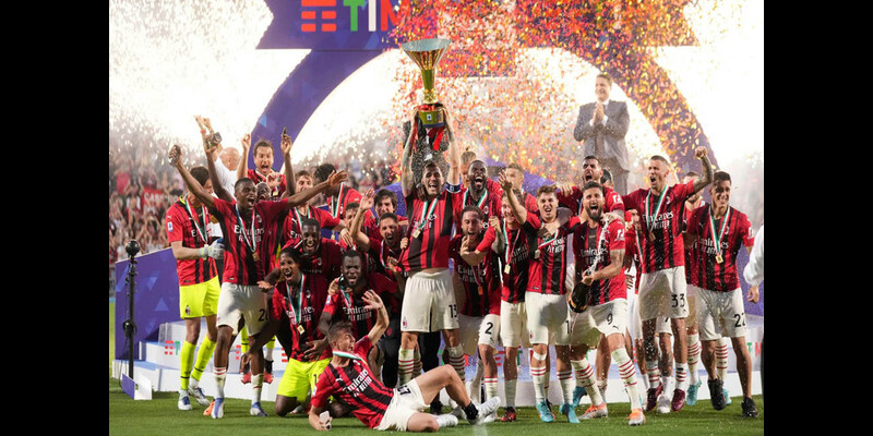 CLB AC Milan giành chức vô địch Serie A mùa giải 2021-2022