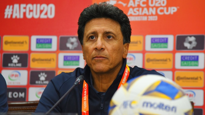 HLV Samad Marfavi chia sẻ cảm xúc sau khi kết thúc trận đối đầu giữa U20 Việt Nam và U20 Iran