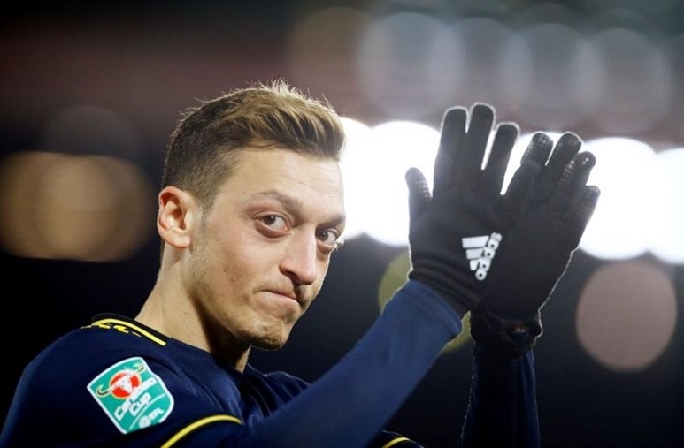 Mesut Ozil từ giã sự nghiệp thi đấu đỉnh cao