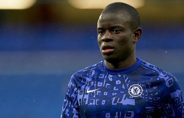 N'Golo Kante lần đầu tiên ra sân thi đấu cho Chelsea