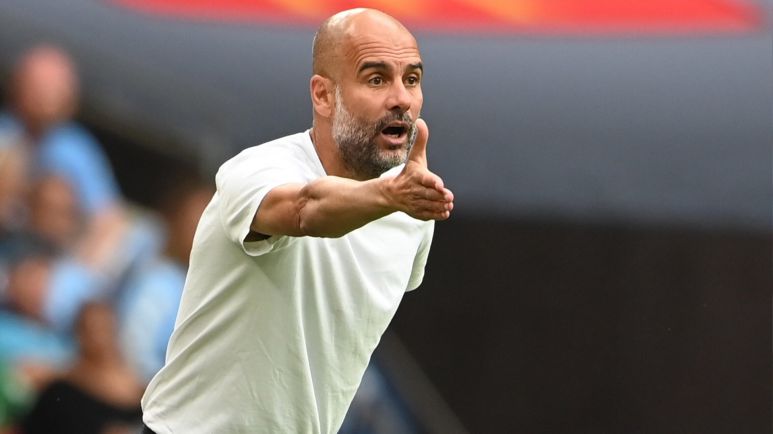 Pep Guardiola không hài lòng trước các quyết định của trọng tài