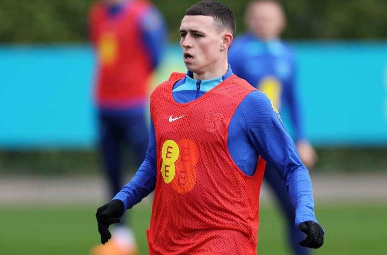 Phil Foden rút khỏi đội tuyển Anh để phẫu thuật ruột thừa