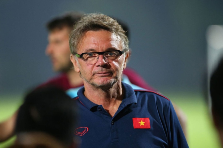 HLV Philippe Troussier đang xây dựng đội hình U23 Việt Nam & ĐTQG theo chiến thuật 3 – 4 -3