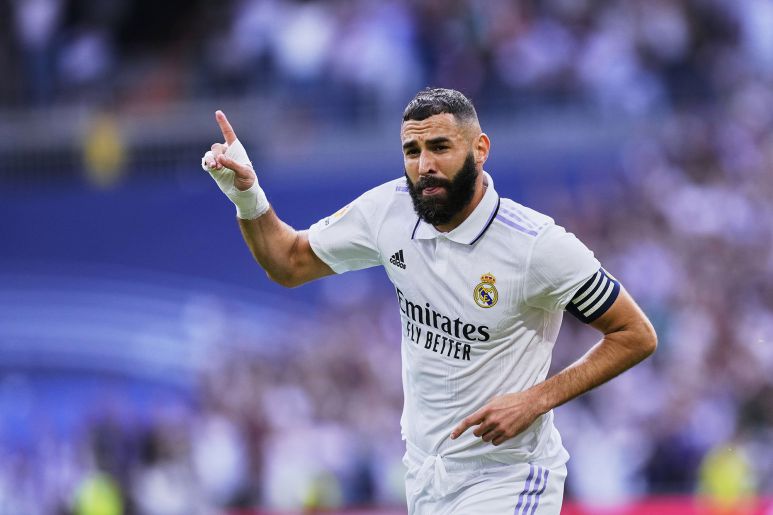 Karim Benzema tiễn Liverpool rời Champions League