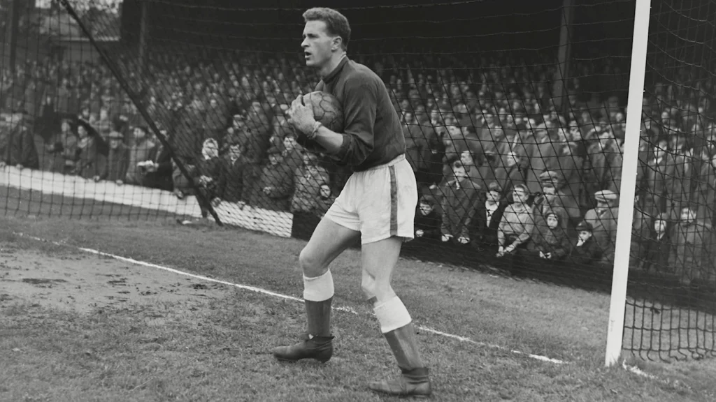 Harry Gregg là thủ môn của Manchester United trong giai đoạn 1957-1966