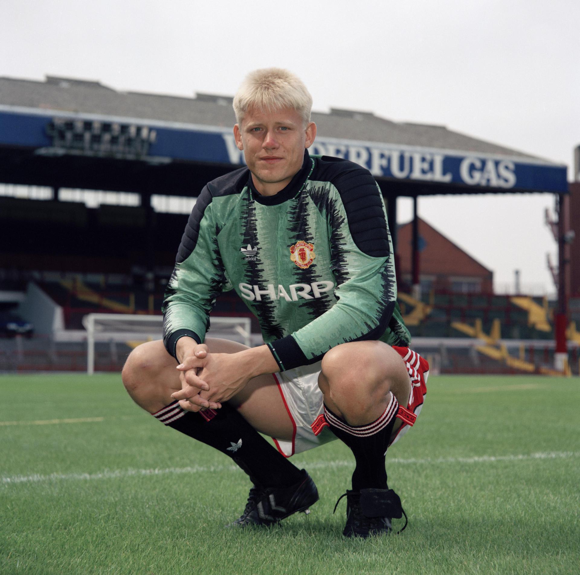 Peter Schmeichel là thủ môn của Manchester United trong giai đoạn 1991-1999