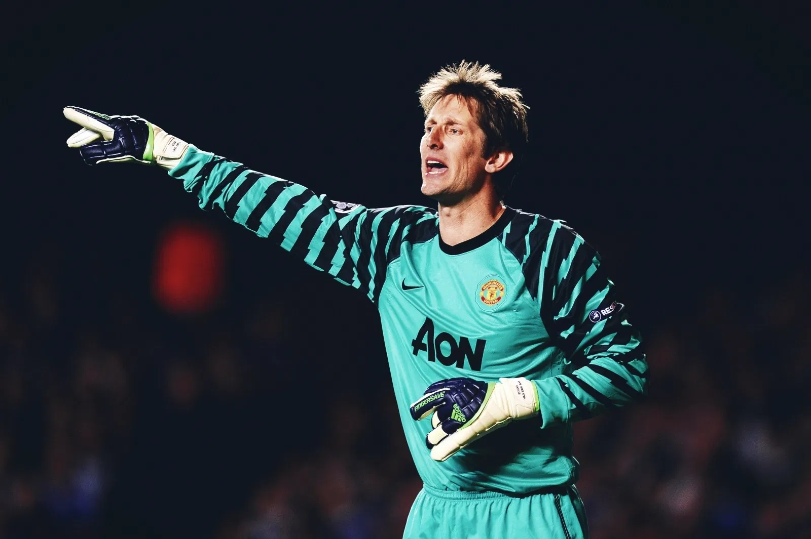 Thủ môn của Manchester United trong giai đoạn 2005-2011 là Edwin Van Der Sar