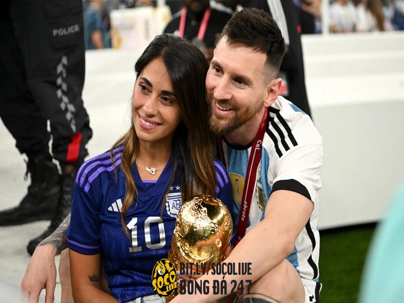 Vợ Messi làm nghề gì? Có liên quan đến những ngành học của cô nàng?