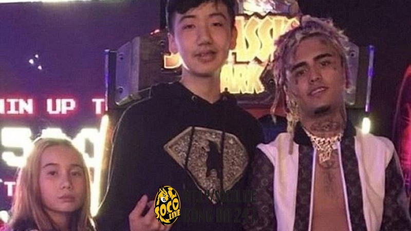 Lil Tay cùng anh ruột chụp ảnh cùng cố rapper XXXTentacion