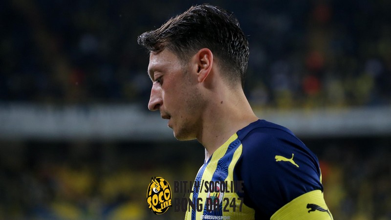 Ozil bị ghét bởi các cổ động viên Fenerbahce